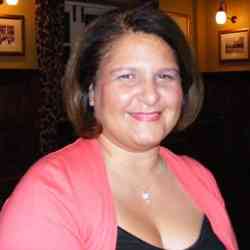 Single Armenian woman in London, England, United Kingdom