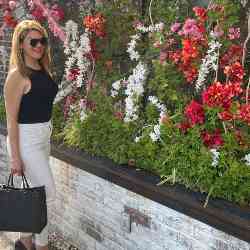 Single Armenian woman in Los Angeles, California, United States