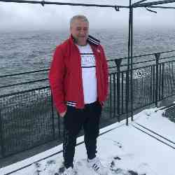 Single Armenian man in Glendale, California, United States