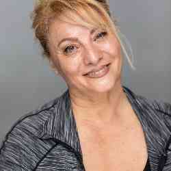 Single Armenian woman in Glendale, California, United States