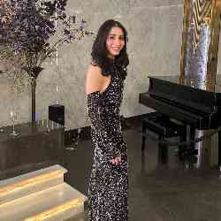 Single Armenian woman in New York, New York, United States