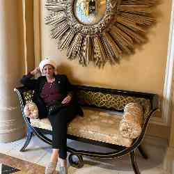 Single Armenian woman in Glendale, California, United States