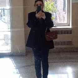 Single Armenian woman in New York, New York, United States