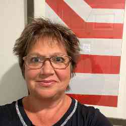 Single Armenian woman in London, UK, United Kingdom