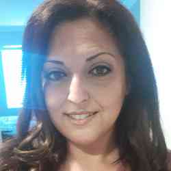 Single Armenian woman in Glendale, California, United States