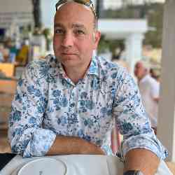 Single Armenian man in London, England, United Kingdom