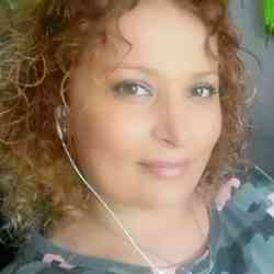 Single Armenian woman in Paris, Франция, France