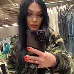 Single Armenian woman in Yerevan, Армения, Armenia