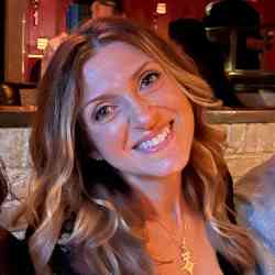 Single Armenian woman in Los Angeles, CA, United States