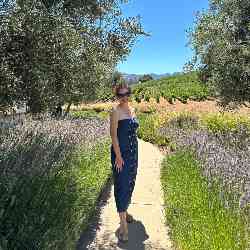 Single Armenian woman in Glendale, CA, United States