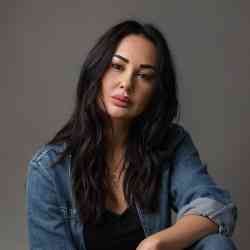 Single Armenian woman in Yerevan, Армения, Armenia