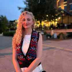 Single Armenian woman in Toronto, ON, Canada