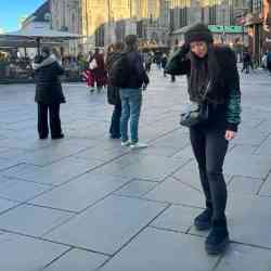 Single Armenian woman in Paris, France, France