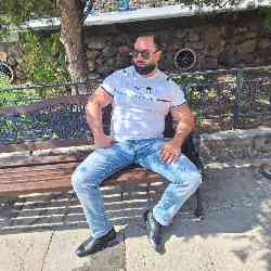 Single Armenian man in Yerevan, Yerevan, Armenia