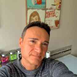 Single Armenian man in Paris, France, France