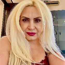 Single Armenian woman in Yerevan, Армения, Armenia