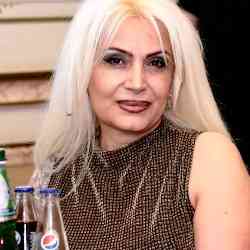 Single Armenian woman in Yerevan, Армения, Armenia