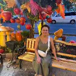 Single Armenian woman in Glendale, Калифорния, United States