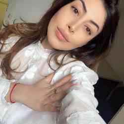 Single Armenian woman in Yerevan, Армения, Armenia