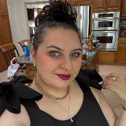 Single Armenian woman in Los Angeles, California, United States