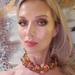 Single Armenian woman in Irvine, CA, United States