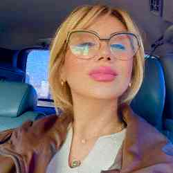 Single Armenian woman in Yerevan, Армения, Armenia