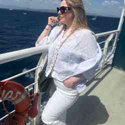 Single Armenian woman in Paris, Île-de-France, France