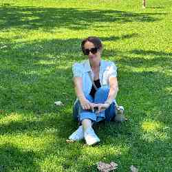 Single Armenian woman in Los Angeles, CA, United States