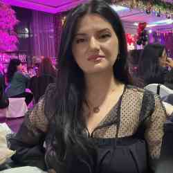 Single Armenian woman in Yerevan, Армения, Armenia