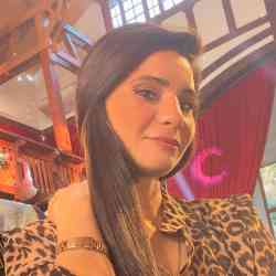 Single Armenian woman in Ereván, Армения, Armenia