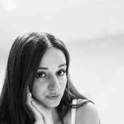 Single Armenian woman in Paris, France, France