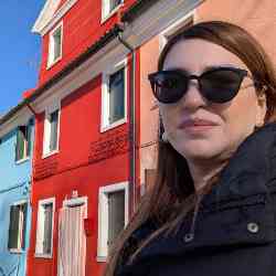 Single Armenian woman in Yerevan, Армения, Armenia