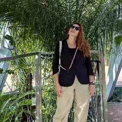 Single Armenian woman in Yerevan, Армения, Armenia