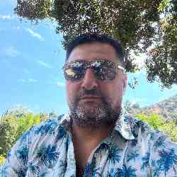 Single Armenian man in Los Angeles, California, United States
