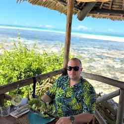 Single Armenian man in Yerevan, Армения, Armenia