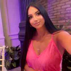 Single Armenian woman in Yerevan, Армения, Armenia