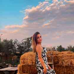 Single Armenian woman in Yerevan, Армения, Armenia