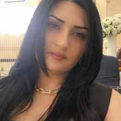 Single Armenian woman in Ereván, Армения, Armenia