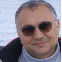 Single Armenian man in Yerevan, Армения, Armenia