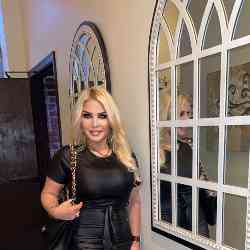 Single Armenian woman in Los Angeles, CA, United States