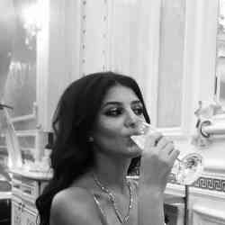 Single Armenian woman in Yerevan, Армения, Armenia