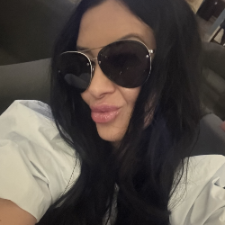 Single Armenian woman in Los Angeles, CA, United States