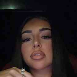 Single Armenian woman in Los Angeles, Калифорния, United States