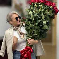 Single Armenian woman in Los Angeles, CA, United States