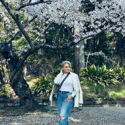 Single Armenian woman in Los Angeles, CA, United States