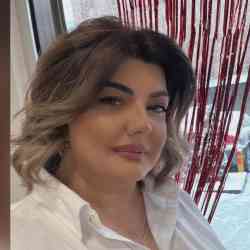 Single Armenian woman in Ereván, Армения, Armenia