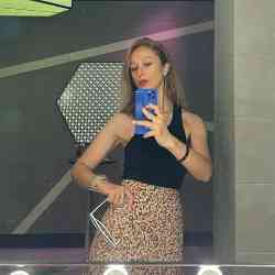 Single Armenian woman in Quanzhou, Fujian, China