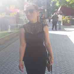 Single Armenian woman in Yerevan, Армения, Armenia