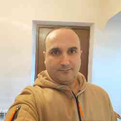 Single Armenian man in Yerevan, Армения, Armenia