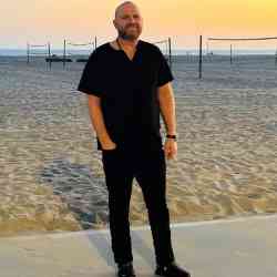 Single Armenian man in Los Angeles, California, United States